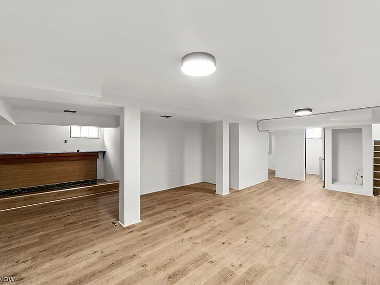 867 East Blvd — Photo 36