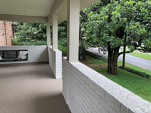 3rd image of 714 Foster Dr