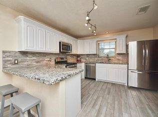 315 Green Isle Ave, Dickinson, TX 77539