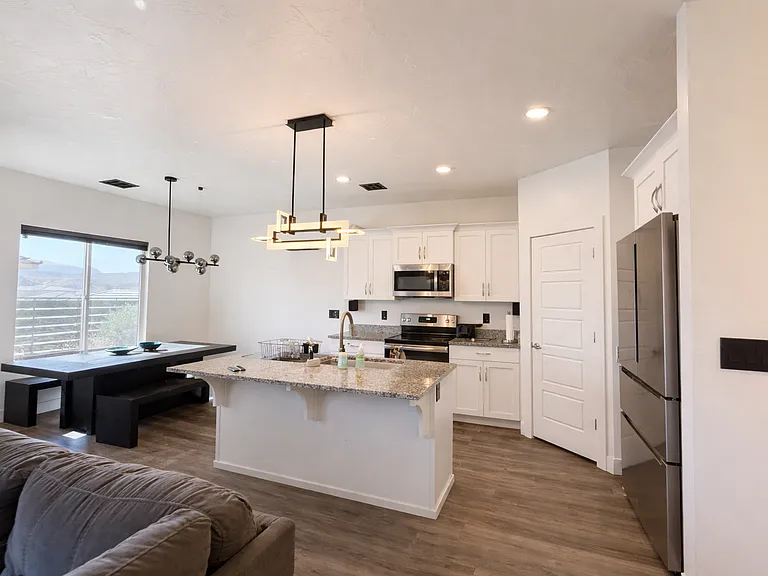 543 S Stewart Creek Cv — Photo 8