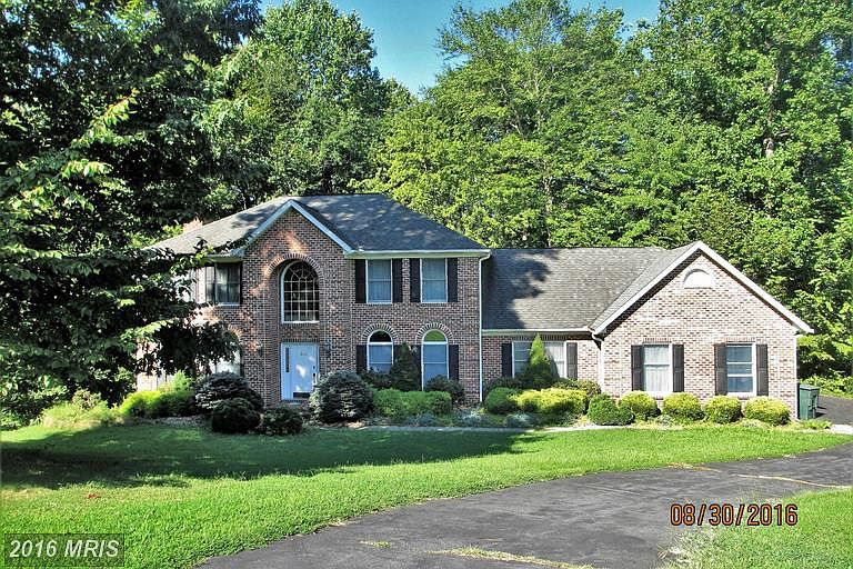 1st image of 800 Deepwood Ct