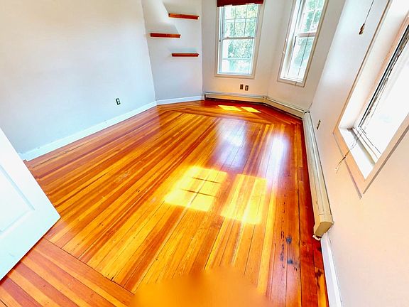4th image of 27 Princeton St #1