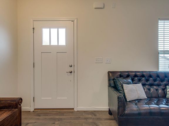 5th image of 433 Parmley Ln
