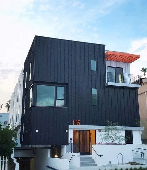 115 S Saint Andrews Pl — Photo 2