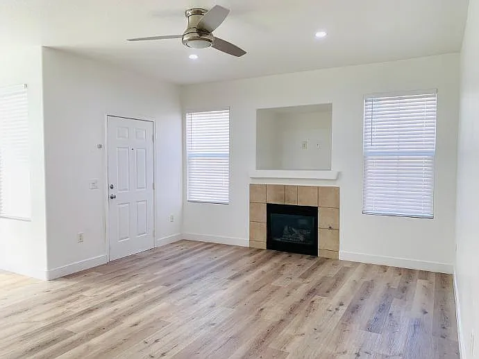 2 bed, 1194 sqft, $1,950 — Photo 3