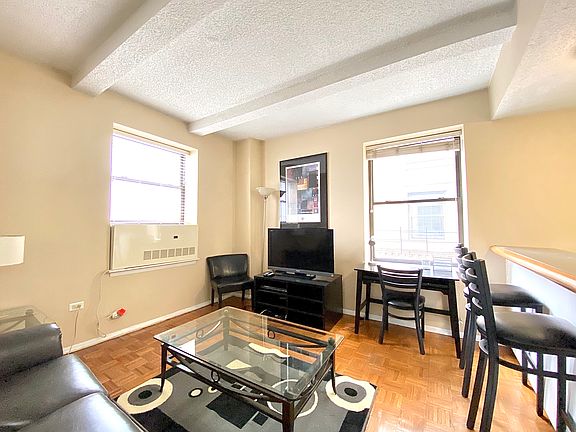 2nd image of 150 W 51st St APT 1916