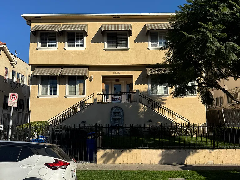 1414 N Hobart Blvd #13 — Photo 7