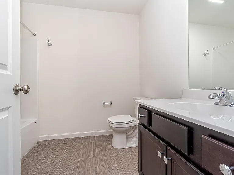 7869 Oak Brook Dr — Photo 23