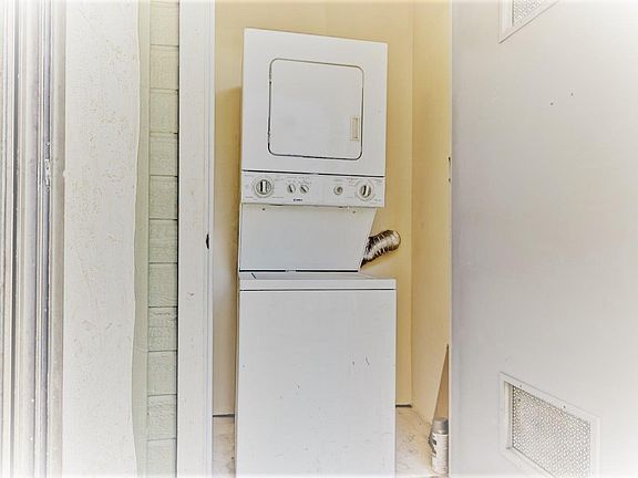 4th image of 1225 N Broadway N #24