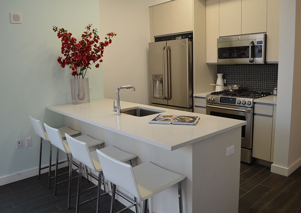 1st image of 309 Gold St APT 20A