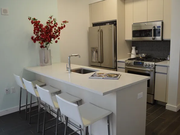 309 Gold Street image 3 of 13