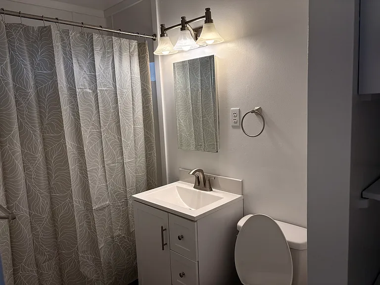 2109 Dallas St — Photo 18
