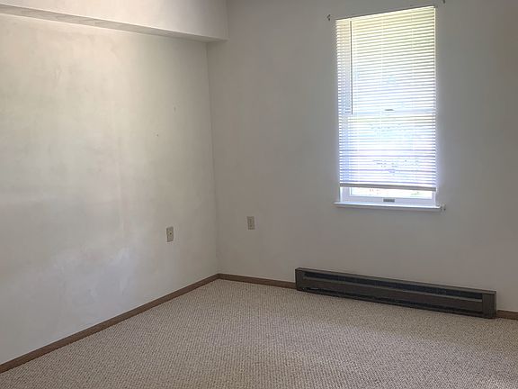 5th image of 114 Rivercourt Rd #17509002