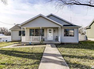 104 E Church St, Pleasant Plains, IL 62677