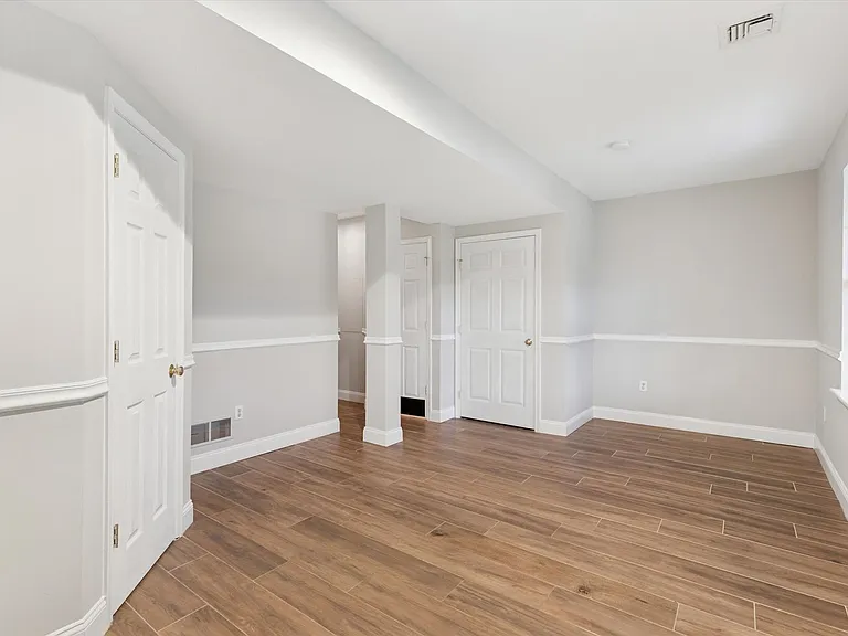 412 Heckle St — Photo 4