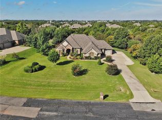 7247 Oakwood Creek Rd, Edmond, OK 73034