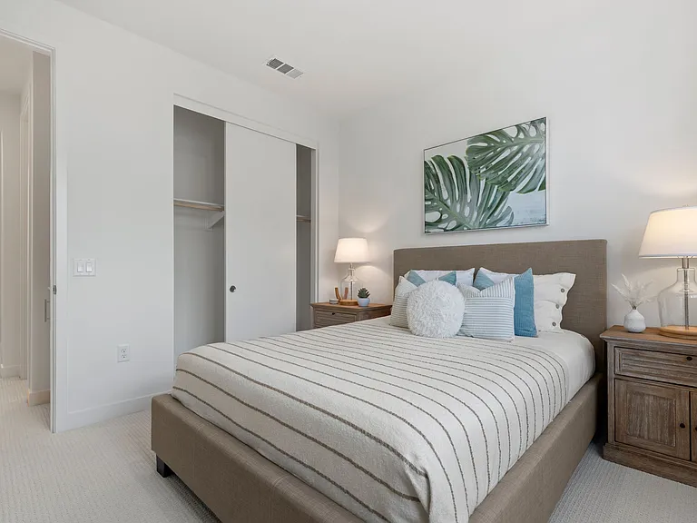 3rd floor - secondary bedroom