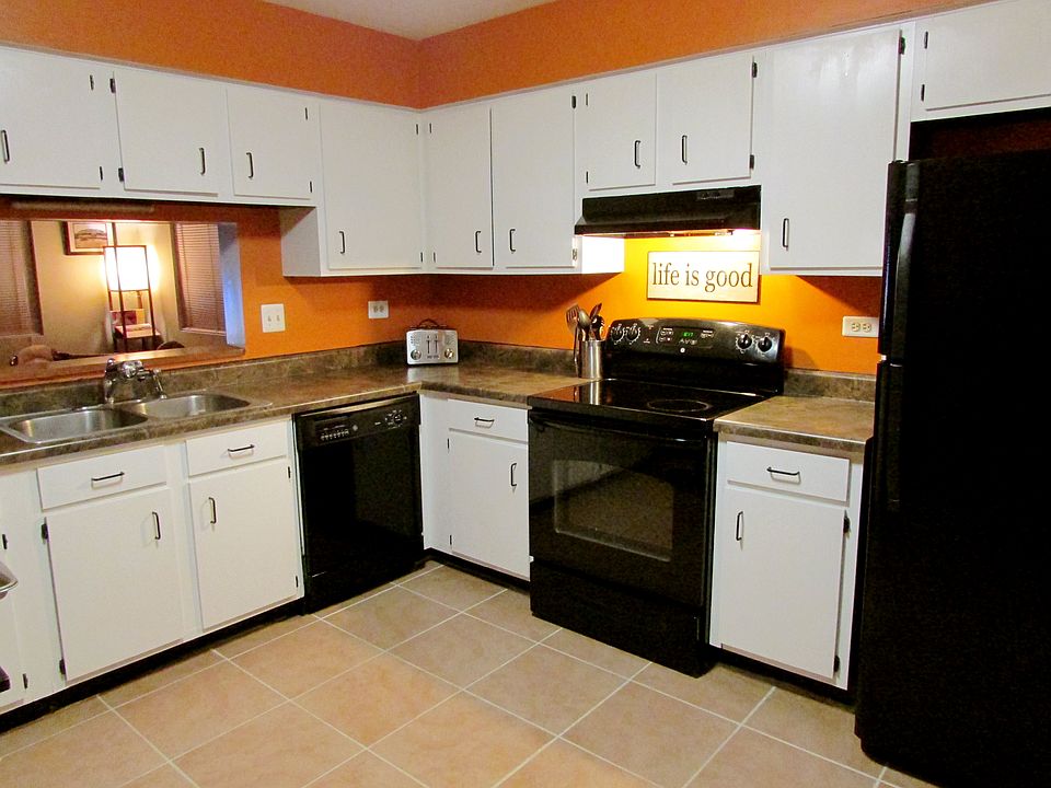 Kitchen- Newly Resurfaced