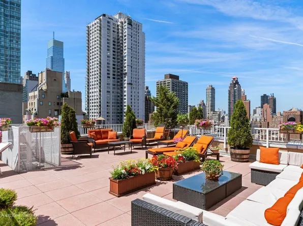 345 East 56th Street image 11 of 14