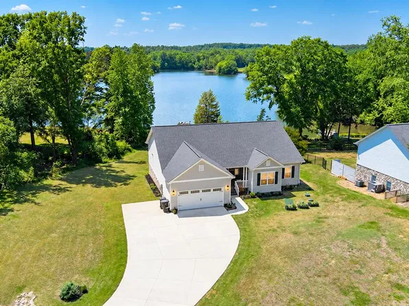 102 Indian Ridge Dr, Laurens, SC 29360