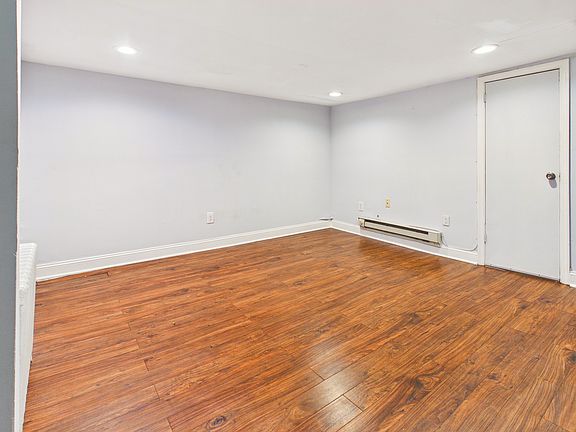 3rd image of 1409 Monroe St NE #2