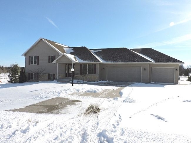 1st image of W3724 Sand Hill Ln