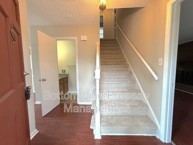 3 bed, 2.5 bath, 1536 sqft, $1,995 — Photo 3