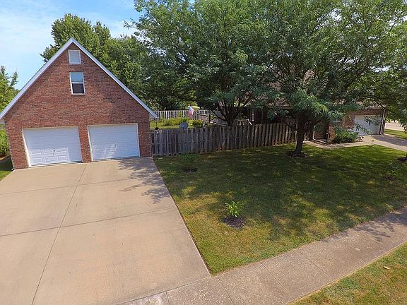 4th image of 3008 Woodgate Dr