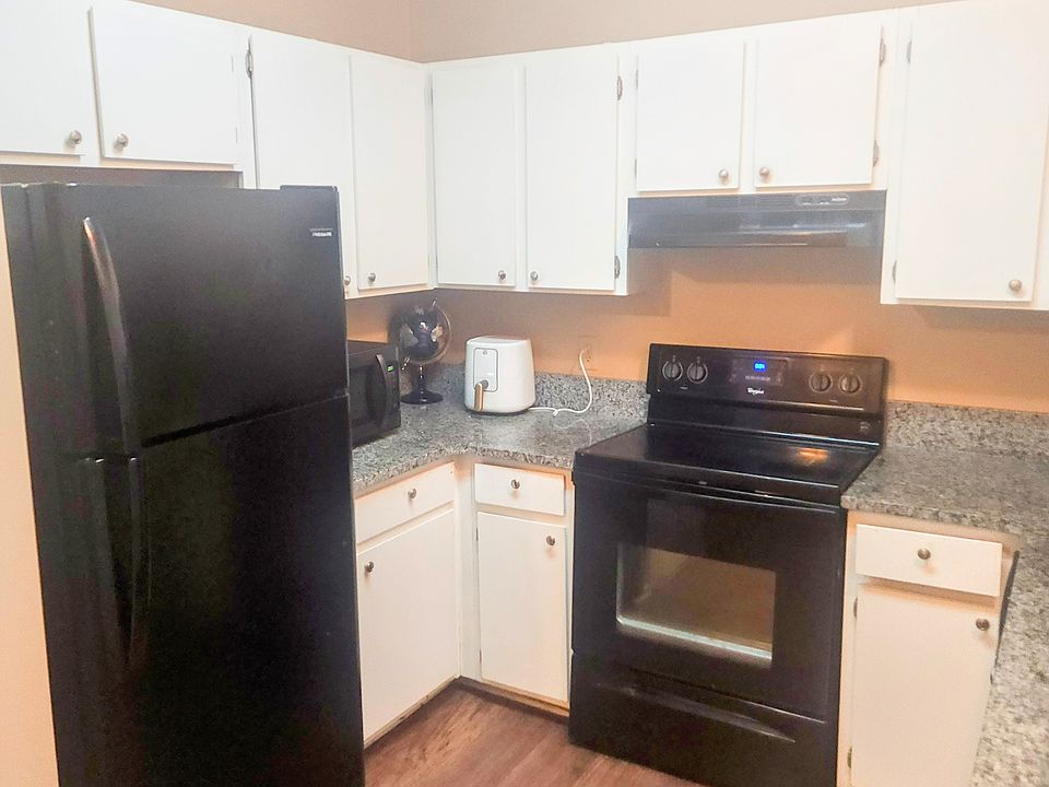 1st image of 1651 Massachusetts Ave #3