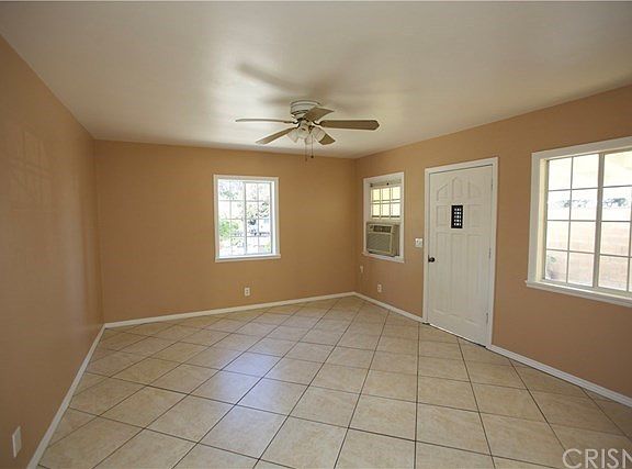 3rd image of 12913 Montague St