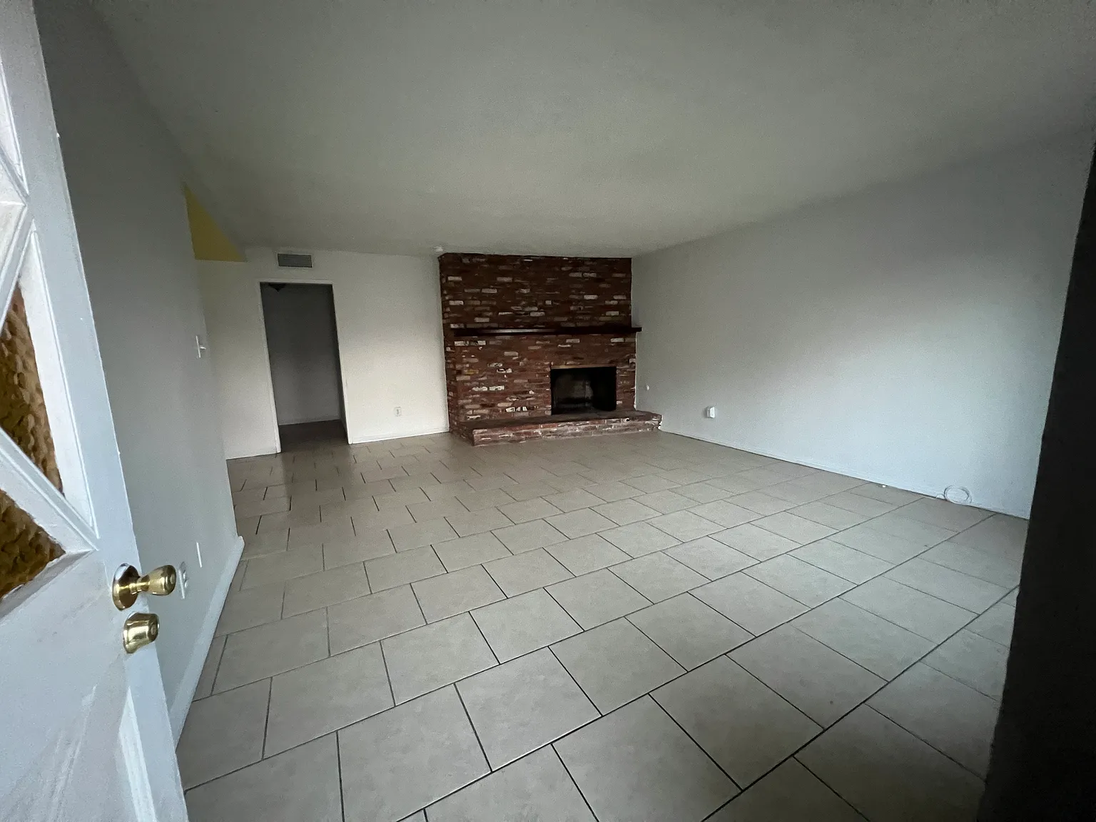 2 bed, 1.5 bath, $2,500 — Photo 4