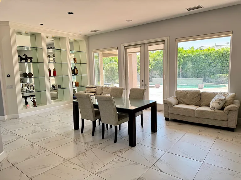 25 Buckingham Way — Photo 23