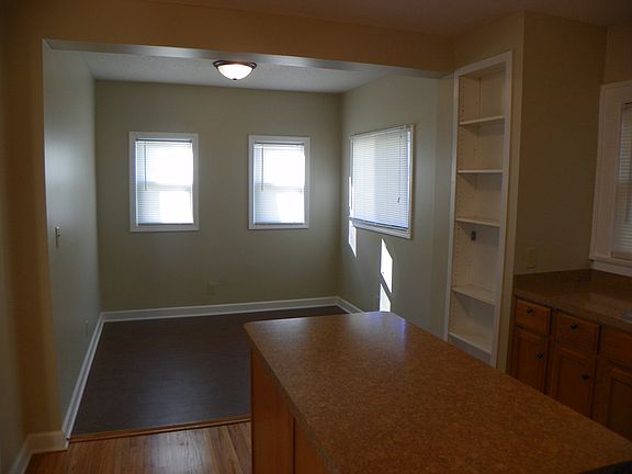 4th image of 1606 Thomas Ave N