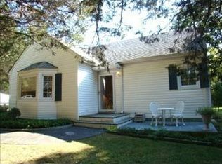 600 Noyack Rd, Southampton, NY 11968