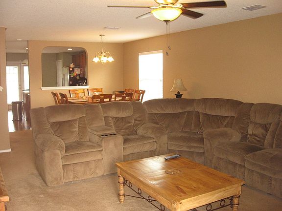 2nd image of 646 Diana Dr
