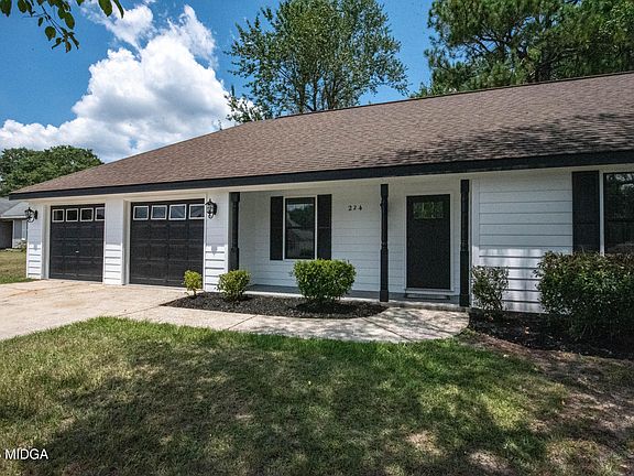 2nd image of 224 Crestwood Cir