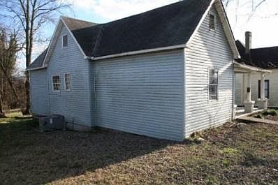 3rd image of 116 E Oldham Ave
