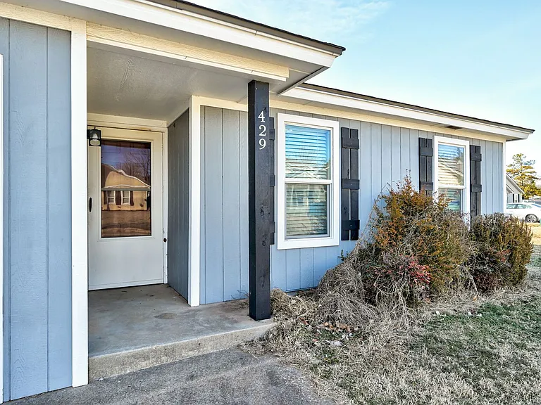 429 Belmont Dr — Photo 4