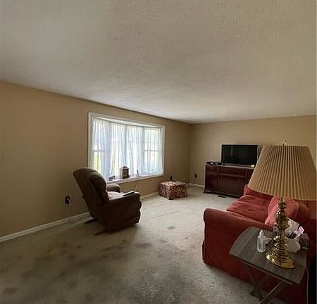 5th image of 456 W Prairie St