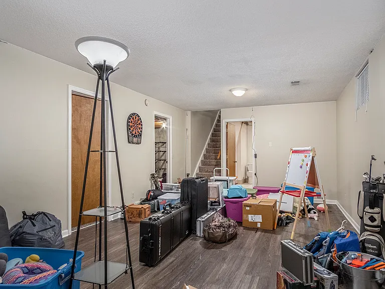 6679 Pleasantview St NE — Photo 18