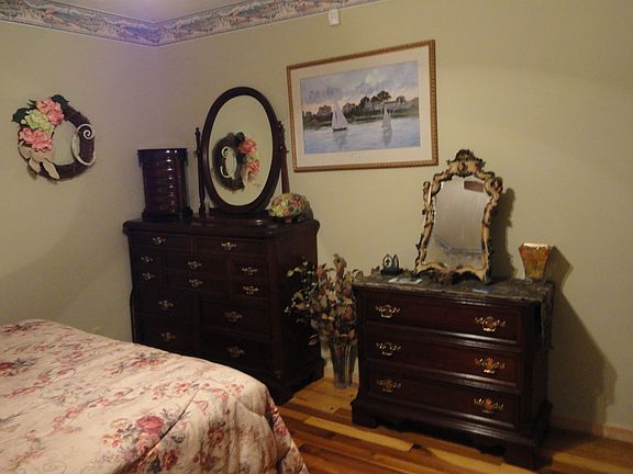 4th image of 180 Shepherd Ln