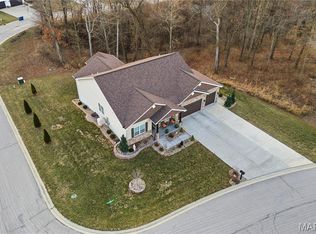 8009 Tahoe Ridge Ln, Caseyville, IL 62232
