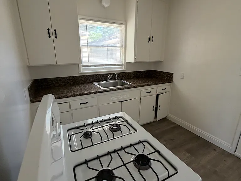 2327 Chester Ln #A — Photo 3