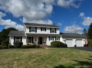 101 Cedarcrest Ln, Oneida, NY 13421