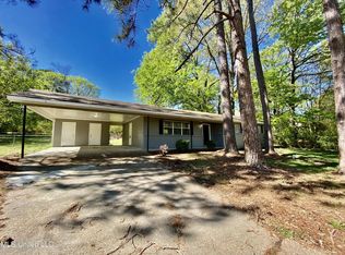 5521 Queen Elizabeth Ln, Jackson, MS 39209