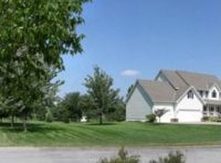 16767 Tarragon Cir, Omaha, NE 68136