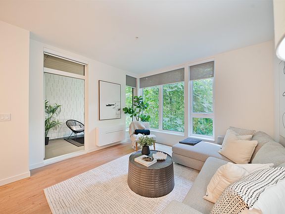 3rd image of 1500 Scott Cres #418
