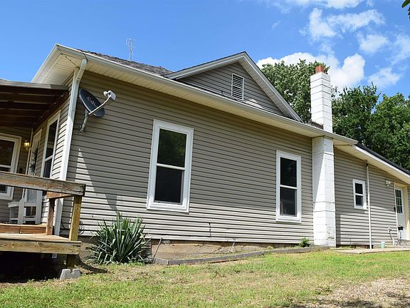 2nd image of 410 N Oak St
