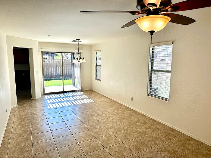 3293 E Loma Vista St — Photo 5