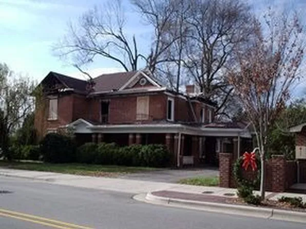 133 N Main St, Kernersville, NC 27284